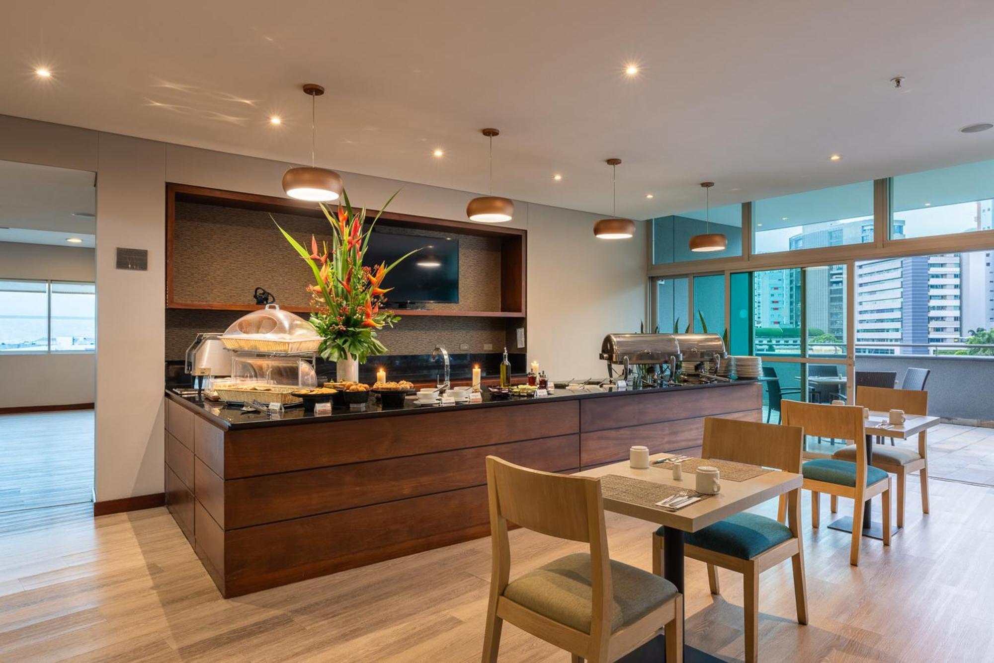 Estelar Apartamentos Medellín Esterno foto