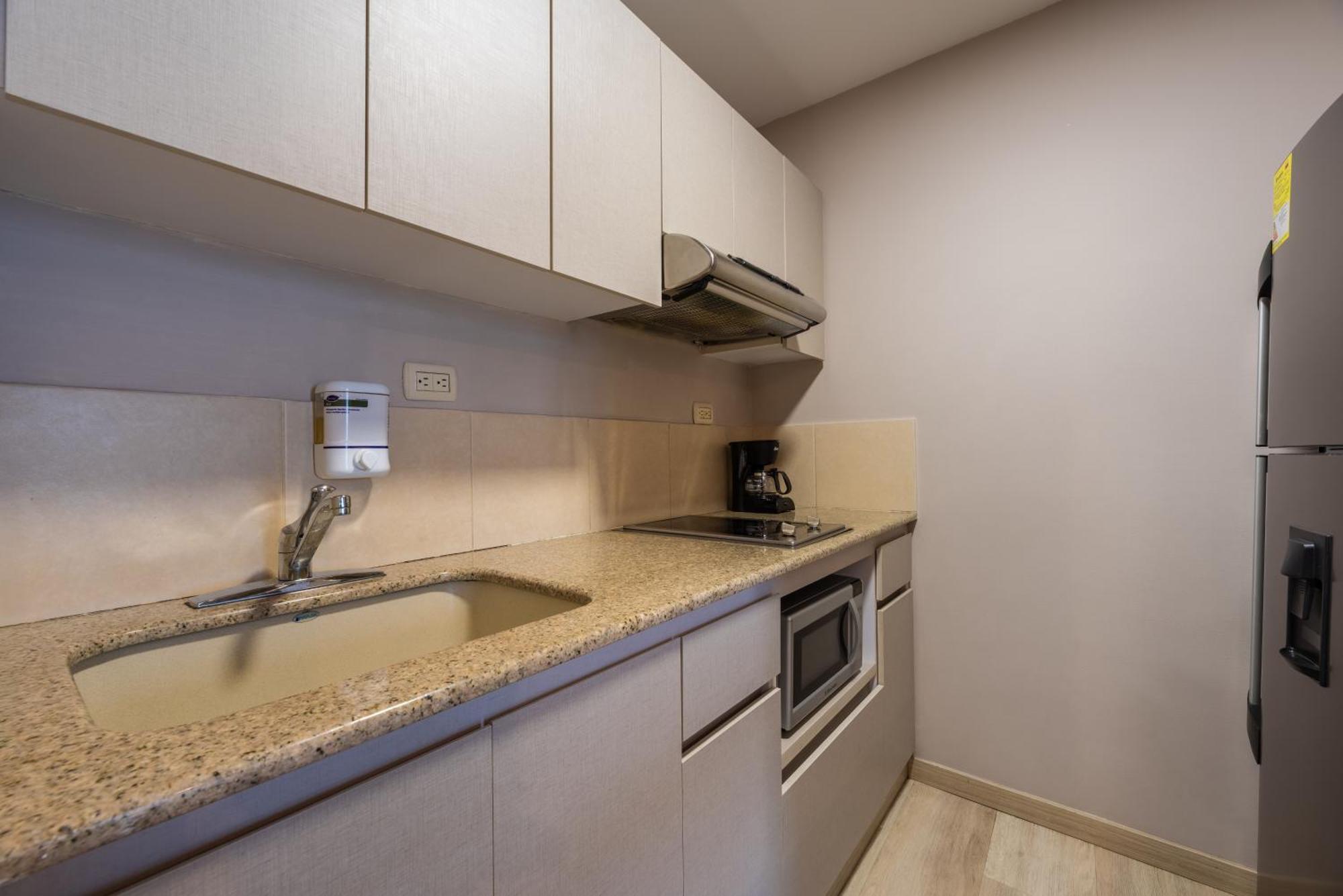 Estelar Apartamentos Medellín Esterno foto