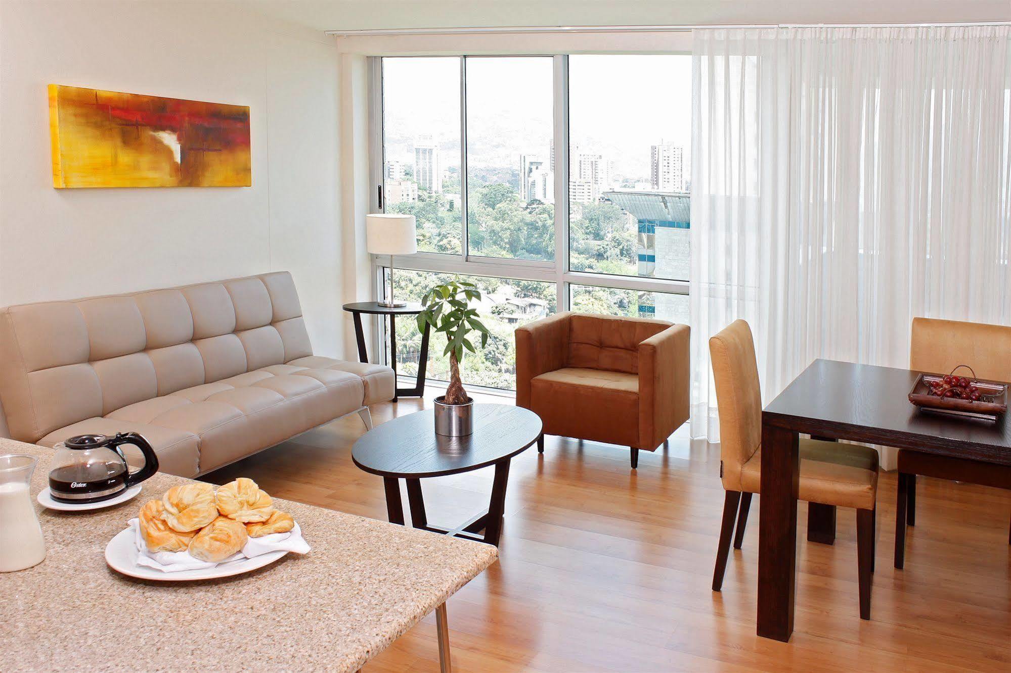 Estelar Apartamentos Medellín Esterno foto